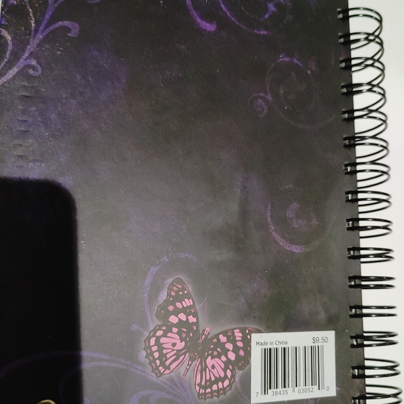 Cute little lined notebook - Picture 2 of 3